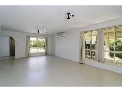 2 Thompson Crescent, Tewantin