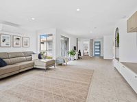 39 Southlake Drive, Varsity Lakes