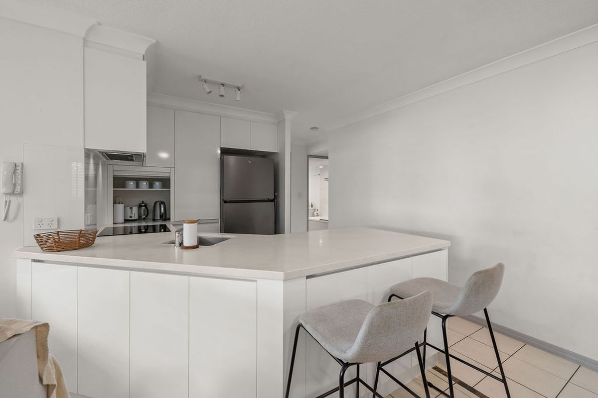 1 / 4-6 Acacia Avenue, Surfers Paradise