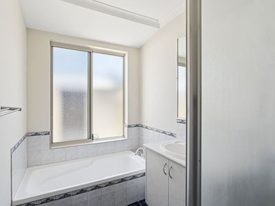 6 Waterway Pass, Bennett Springs