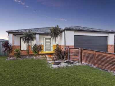 24 Caldicott Crescent, Point Cook