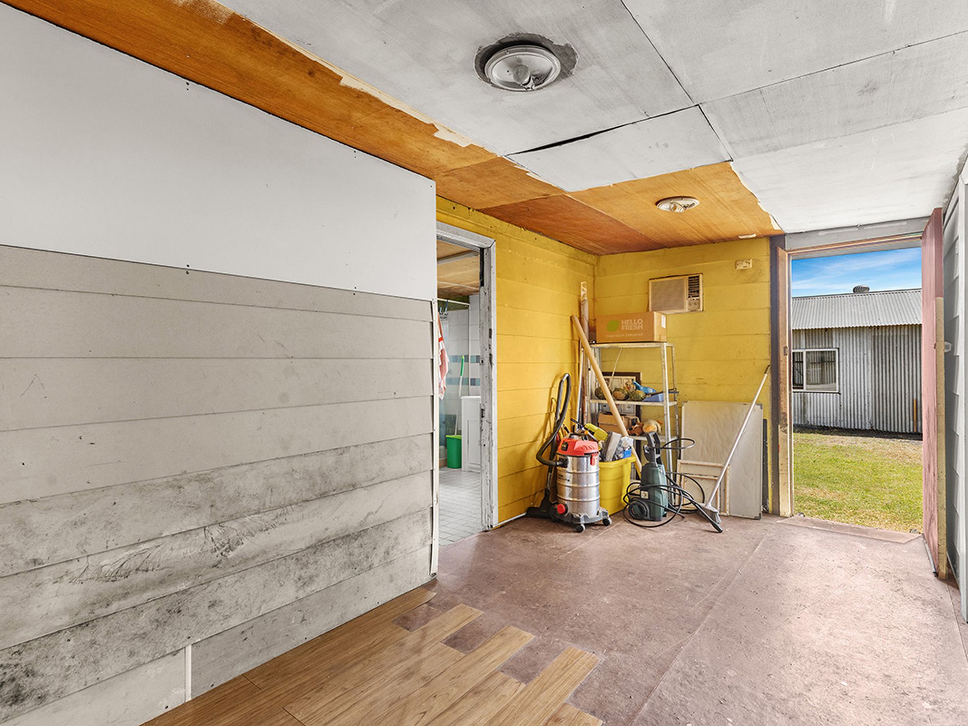 21 Sixth Street, Weston