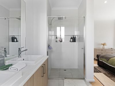 11 Francesca Boulevard, Munno Para West