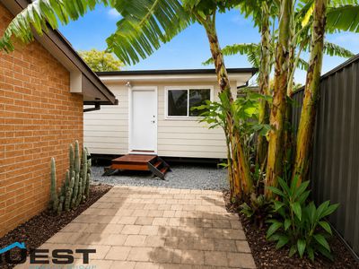 1 / 6 Pennington Avenue, Georges Hall