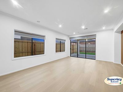 24 Velvet Way, Tarneit