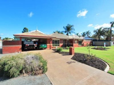 32 Cavalier Crescent, Boulder