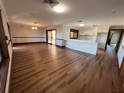 33 Chifley Drive, Dubbo