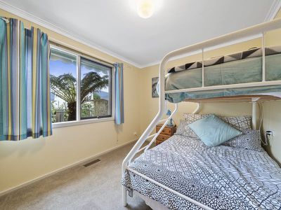 13 Coolumbooka Avenue, Tawonga South