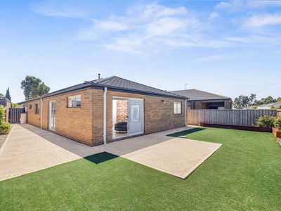 13 Edwin Close, Manor Lakes