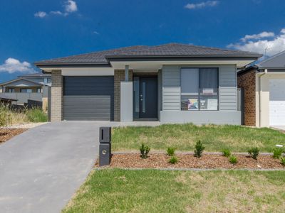 10 Melton Circuit, Gregory Hills