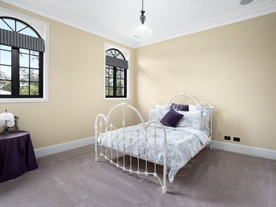 33 Wilga Drive, Bunya