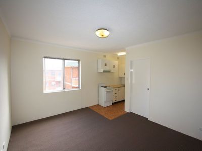 9 / 18-19 Bank Street, Meadowbank
