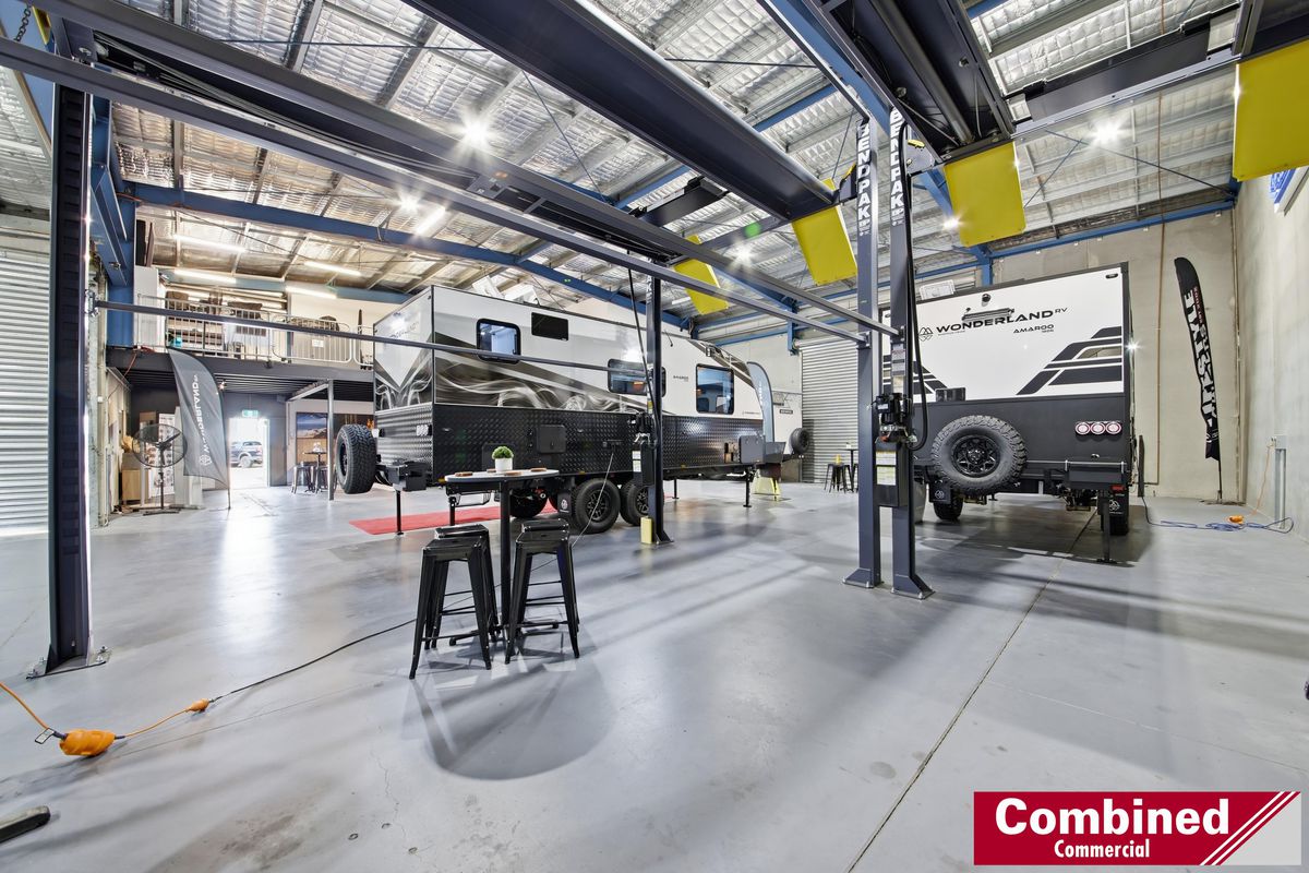 1 & 2 / 2 Samantha Place, Smeaton Grange