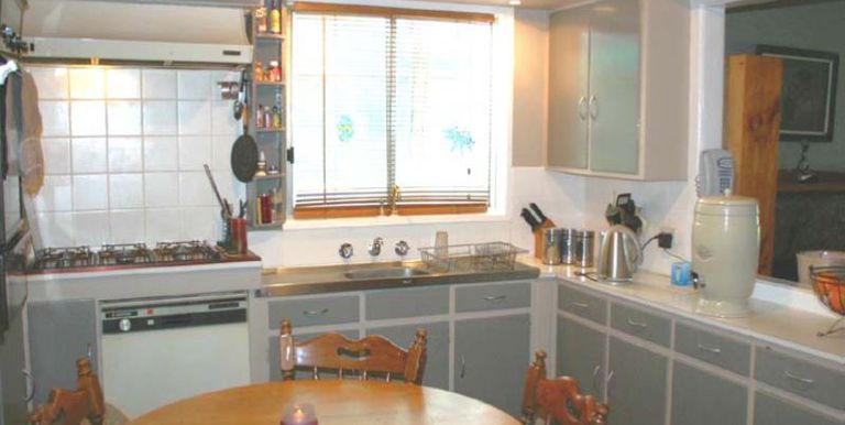 24-32 Maxfield Street, Longwood