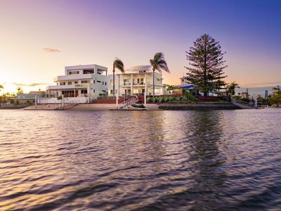 28 Summerland Key, Broadbeach Waters