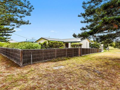 24 Railway Terrace, Beachport