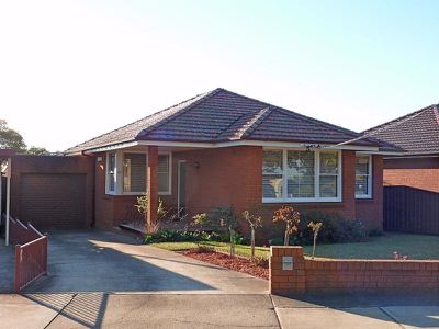 24 GARDINIA St, Beverly Hills