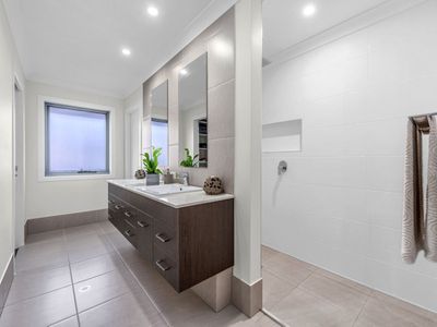 14 Gardenia Place, Wakerley