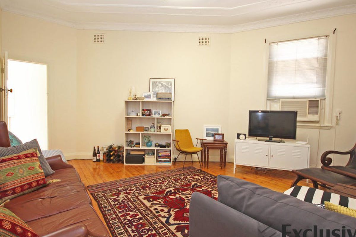 1 / 296 Lyons Road, Five Dock