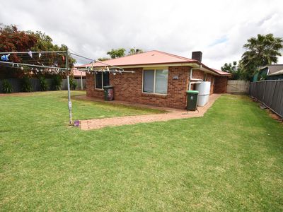8 Twickenham Drive, Dubbo