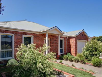 1 / 25 Hayes Drive, Horsham