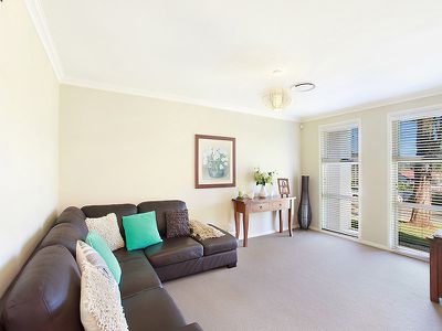 2 Lake View Ave, Brightwaters