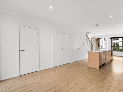 26 Graduation Parade, Taperoo