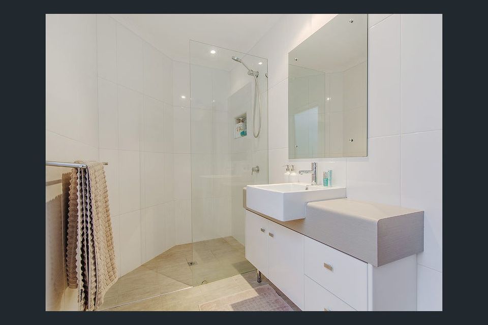 2 / 216 Arcadia Dr, Shoalwater