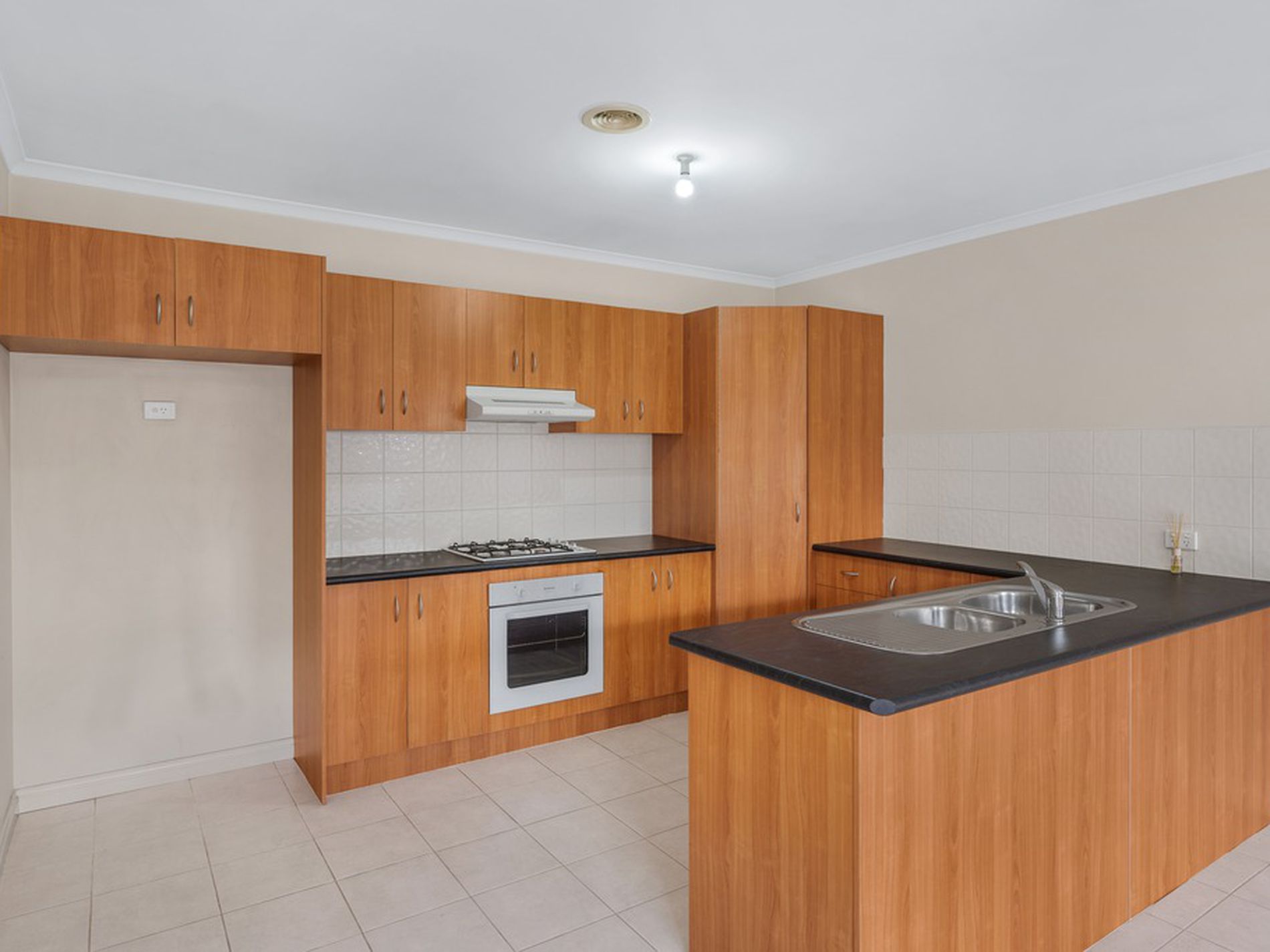 141 Seventh Ave, Altona North