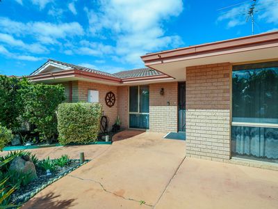 2B Eaglemont Drive, Swan View