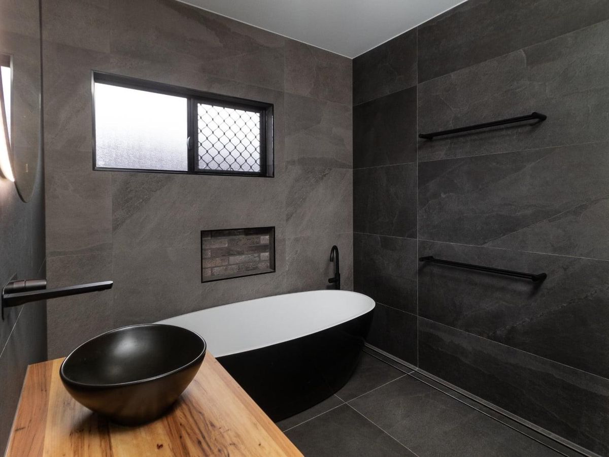 6 Jackson Drive, Atherton