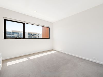 213 / 50 Catamaran Drive, Werribee South