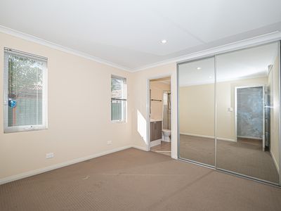 2 / 20 Locksley Avenue, Armadale