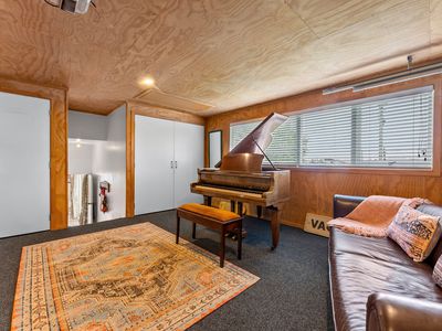 15 Seaview Road, Castor Bay