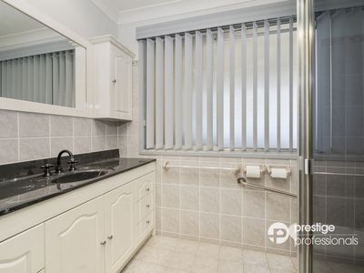 37 Edgecombe Avenue, Moorebank