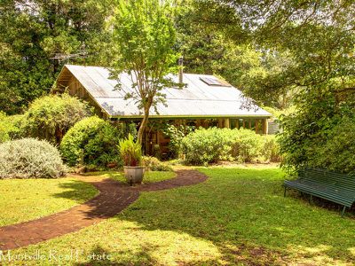394 Western Avenue, Montville
