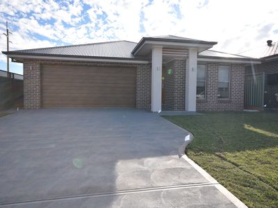 31 Amadeus Avenue, Dubbo