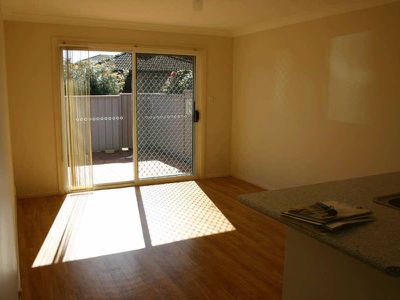 2 / 6 Cross Street, Forster