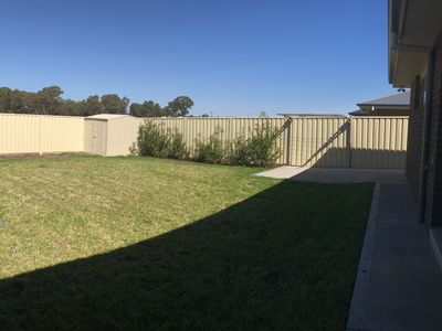 42a Keswick Parkway, Dubbo