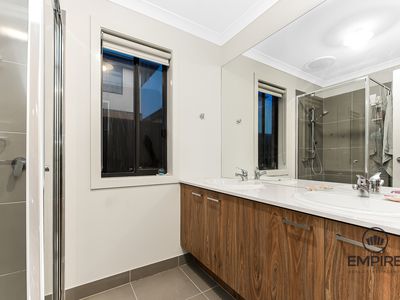 6 Aegean Street, Clyde North