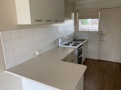 2 / 1 Kelly Street, Werribee