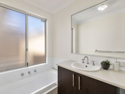 13B Changton Way, Westminster