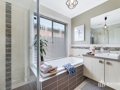 13 Celestine Drive, Officer