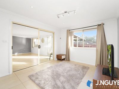 16 Heywood Close, Hinchinbrook