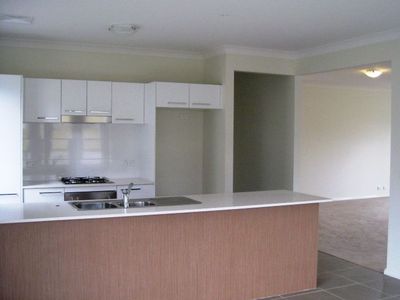 42 Truscott Avenue, Middleton Grange