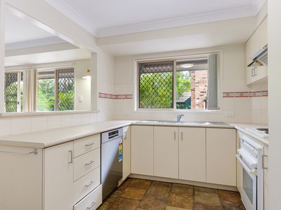 2 / 62 Birdwood Road, Holland Park West