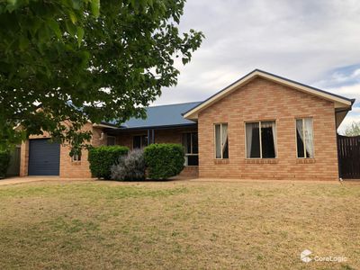 6 Lachlan Way, Dubbo