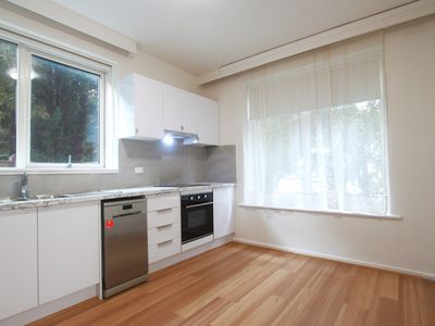 1 / 6 John Street, Elwood