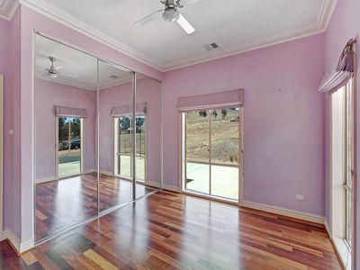 5 Bruces Lane, Tyaak