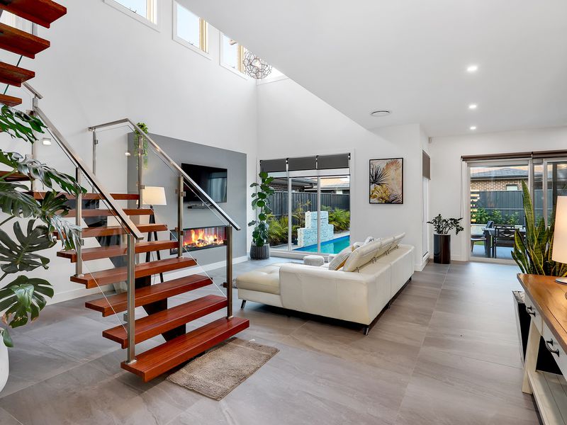 10 Navelina Street, Box Hill